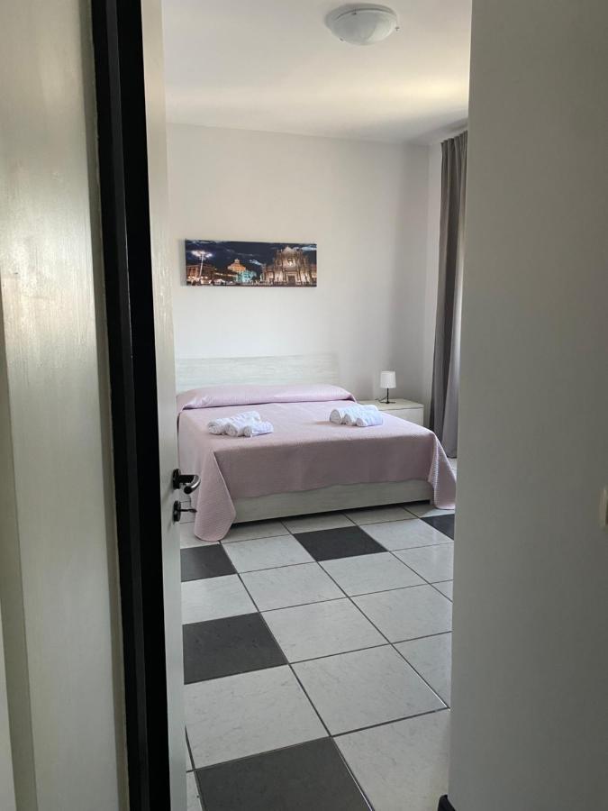 Apartamento Il Girasole Catania Exterior foto